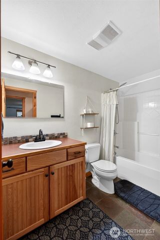10303 Matthews Avenue, Anderson Island, WA 98303