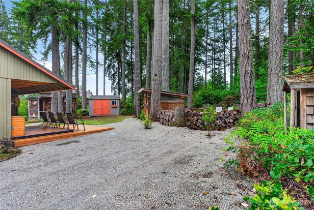 10303 Matthews Avenue, Anderson Island, WA 98303