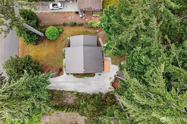 10303 Matthews Avenue, Anderson Island, WA 98303
