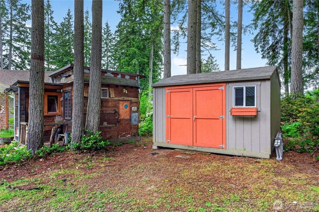 10303 Matthews Avenue, Anderson Island, WA 98303