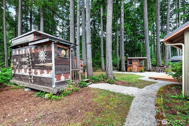 10303 Matthews Avenue, Anderson Island, WA 98303
