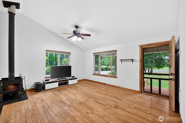 10303 Matthews Avenue, Anderson Island, WA 98303