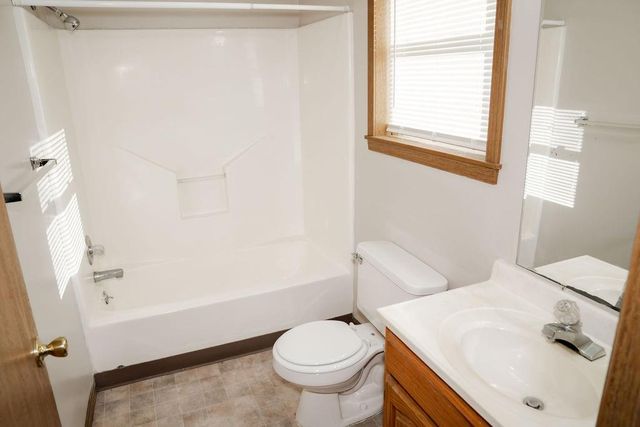 102 Steuben Court, Erie, KS 66733