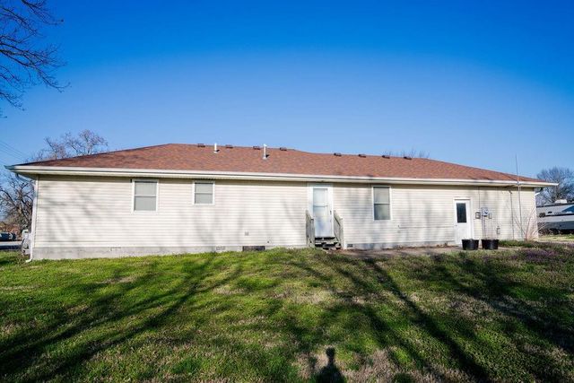 102 Steuben Court, Erie, KS 66733
