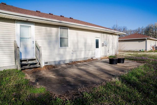 102 Steuben Court, Erie, KS 66733