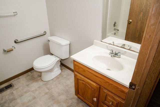 102 Steuben Court, Erie, KS 66733