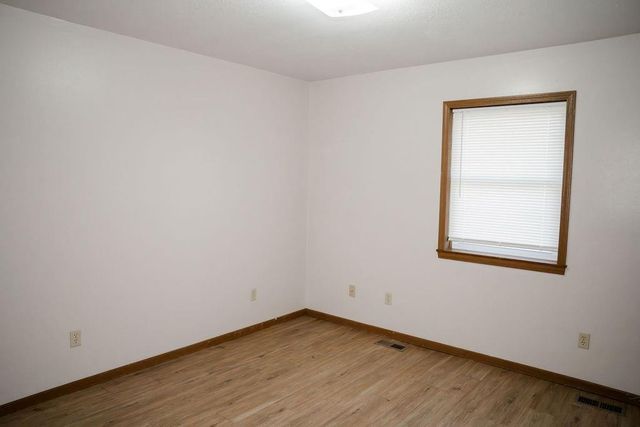 102 Steuben Court, Erie, KS 66733