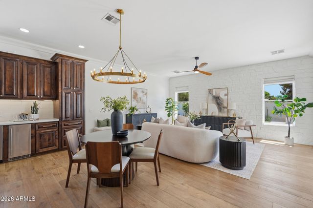 215 S PARKCREST Street, Gilbert, AZ 85296