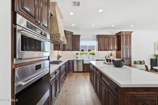 215 S PARKCREST Street, Gilbert, AZ 85296