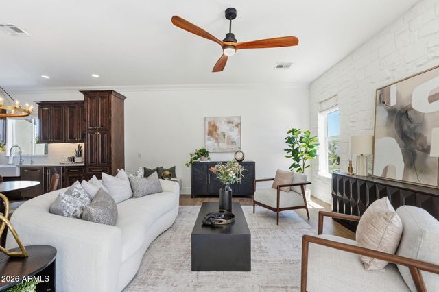 215 S PARKCREST Street, Gilbert, AZ 85296