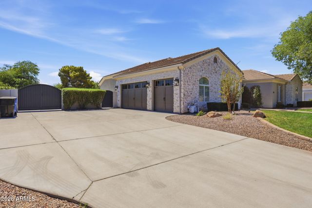 215 S PARKCREST Street, Gilbert, AZ 85296