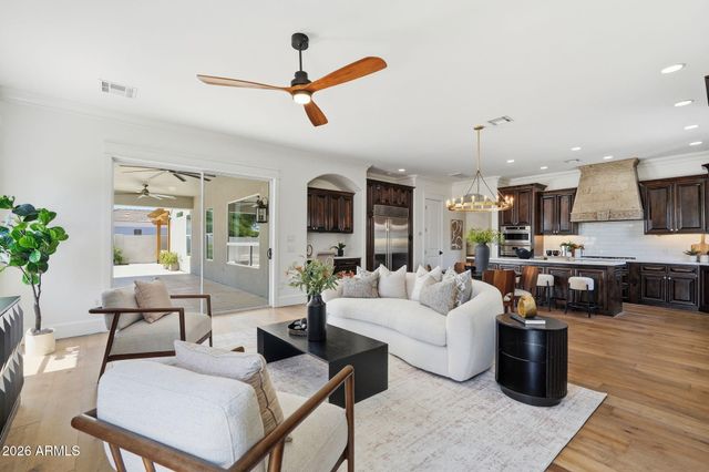 215 S PARKCREST Street, Gilbert, AZ 85296