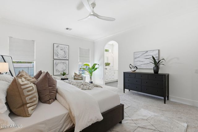 215 S PARKCREST Street, Gilbert, AZ 85296