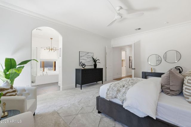 215 S PARKCREST Street, Gilbert, AZ 85296