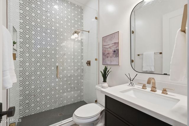 215 S PARKCREST Street, Gilbert, AZ 85296