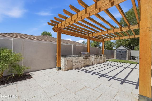 215 S PARKCREST Street, Gilbert, AZ 85296