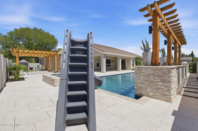 215 S PARKCREST Street, Gilbert, AZ 85296