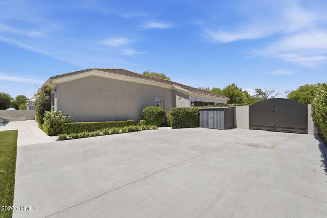 215 S PARKCREST Street, Gilbert, AZ 85296