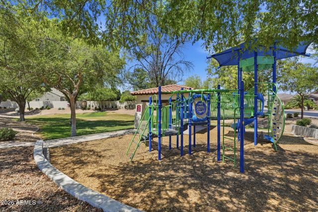 215 S PARKCREST Street, Gilbert, AZ 85296