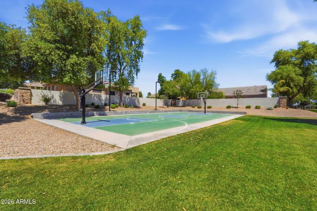 215 S PARKCREST Street, Gilbert, AZ 85296