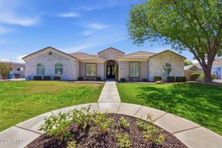 215 S PARKCREST Street, Gilbert, AZ 85296
