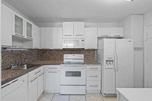 2016 Bay Dr 203, Miami Beach, FL 33141