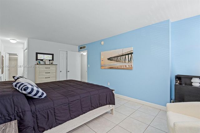 2016 Bay Dr 203, Miami Beach, FL 33141