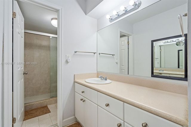 2016 Bay Dr 203, Miami Beach, FL 33141