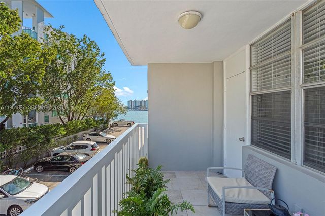 2016 Bay Dr 203, Miami Beach, FL 33141