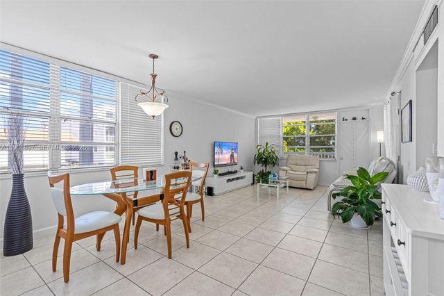 2016 Bay Dr 203, Miami Beach, FL 33141