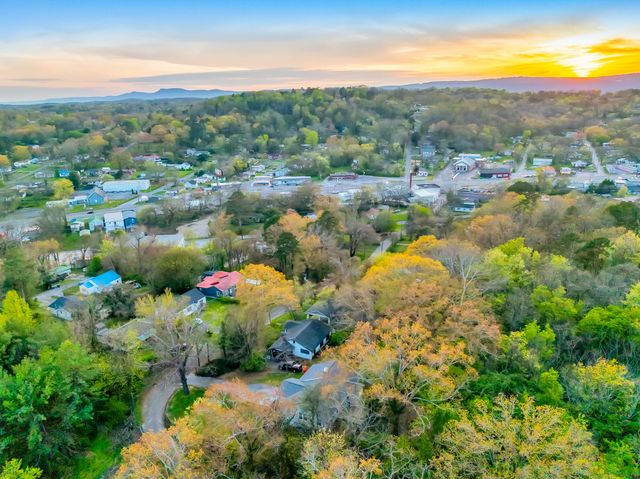 223 Ivy Street, Rossville, GA 30741