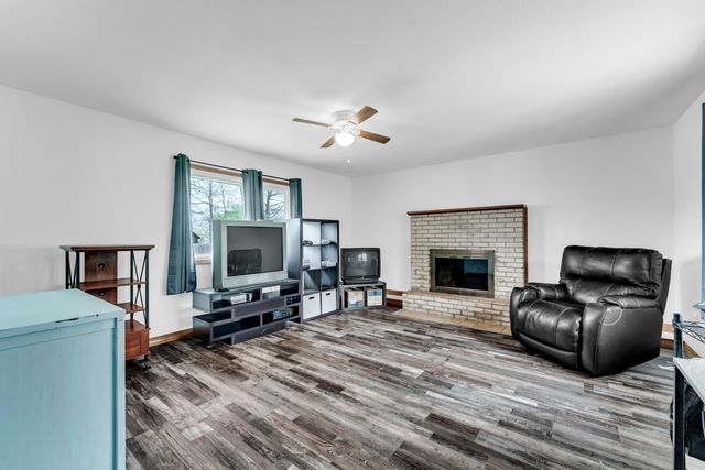 302 S 6th Street, Ozark, MO 65721