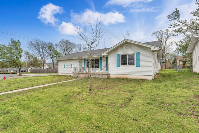 302 S 6th Street, Ozark, MO 65721