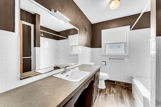 302 S 6th Street, Ozark, MO 65721