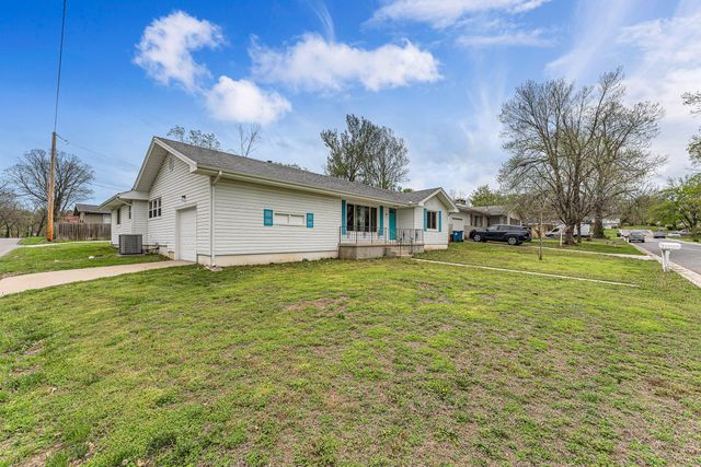 302 S 6th Street, Ozark, MO 65721