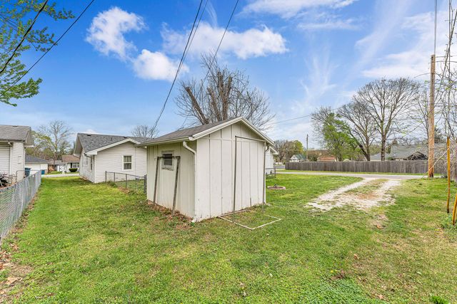 302 S 6th Street, Ozark, MO 65721