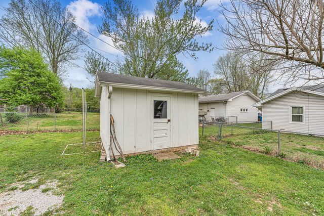 302 S 6th Street, Ozark, MO 65721