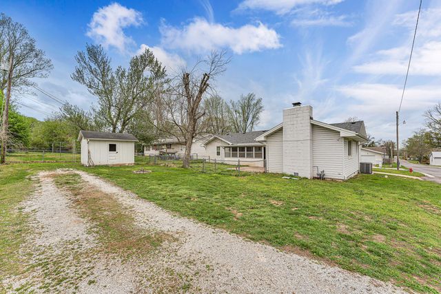 302 S 6th Street, Ozark, MO 65721