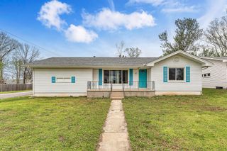 302 S 6th Street, Ozark, MO 65721