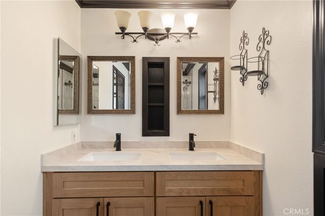 239 W Lemon, Monrovia, CA 91016