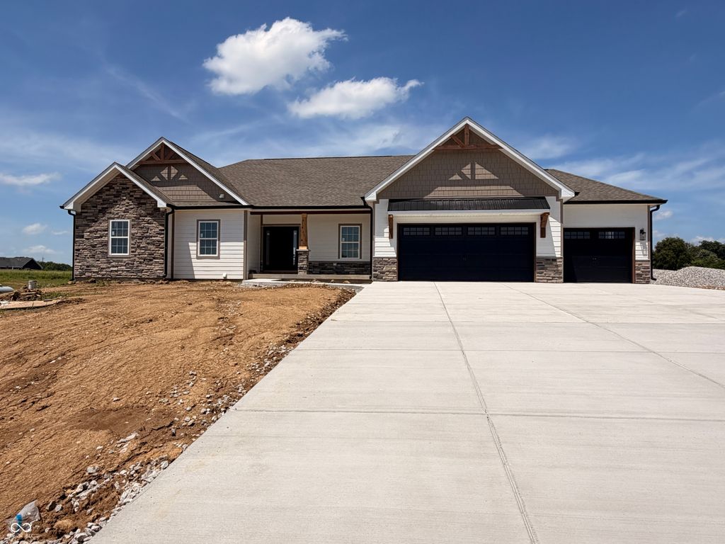 10 Pine Hills Court, Crawfordsville, IN 47933