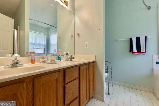 2805 Avalon Meadows Lane, Lawrenceville, GA 30044