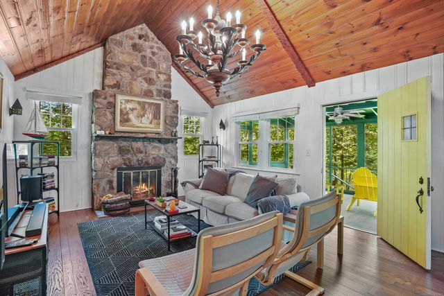 12 Woody Place, Ridgefield, CT 06877