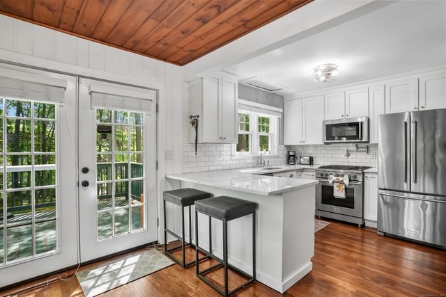 12 Woody Place, Ridgefield, CT 06877