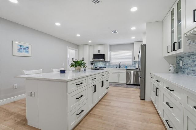 335 CROSSWINDS DRIVE, Palm Harbor, FL 34683