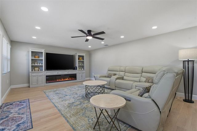 335 CROSSWINDS DRIVE, Palm Harbor, FL 34683