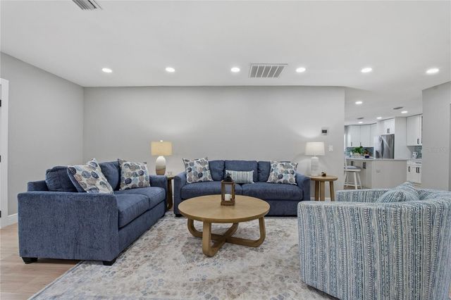 335 CROSSWINDS DRIVE, Palm Harbor, FL 34683