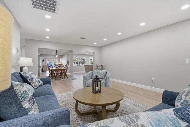 335 CROSSWINDS DRIVE, Palm Harbor, FL 34683