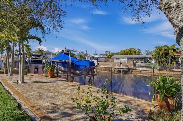 335 CROSSWINDS DRIVE, Palm Harbor, FL 34683