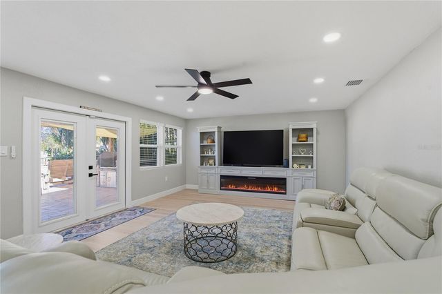 335 CROSSWINDS DRIVE, Palm Harbor, FL 34683